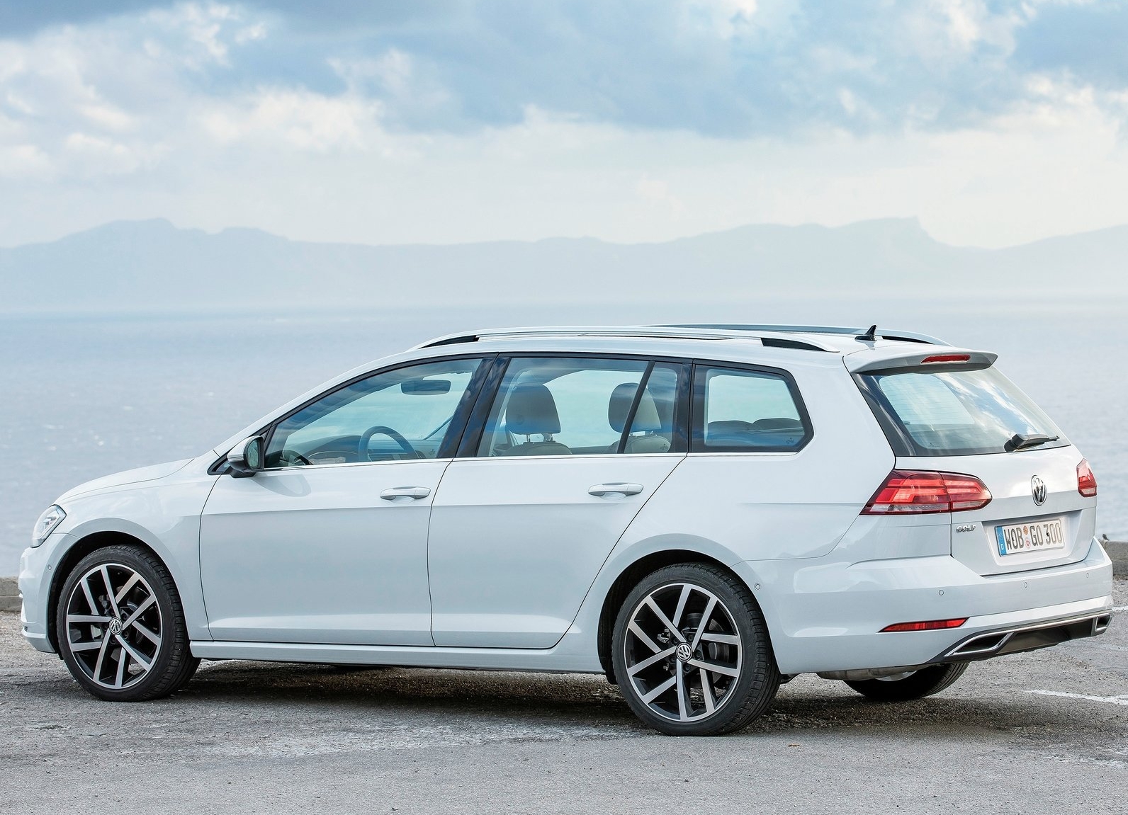 https://wcar.sets.lv/cars/Volkswagen/Golf Variant/b2e5d63116e65c1a7d7e2f8487ce808f.jpg